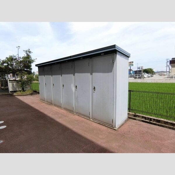 現地周辺 (物置)