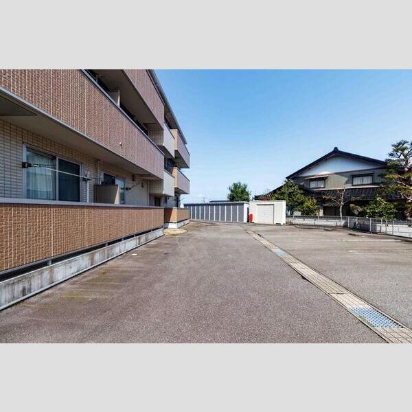 駐車場 (駐車場)