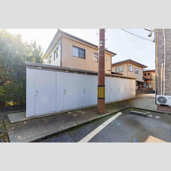 現地周辺 (トランクルーム)