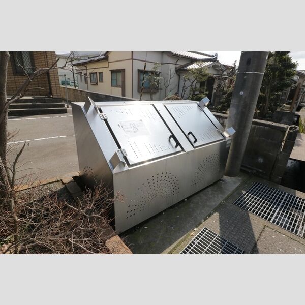 現地周辺 (ごみBOX)