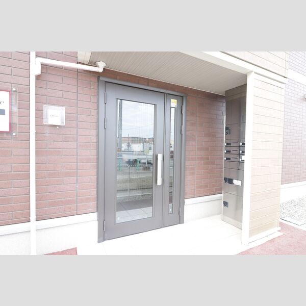 エントランス (エントランス)