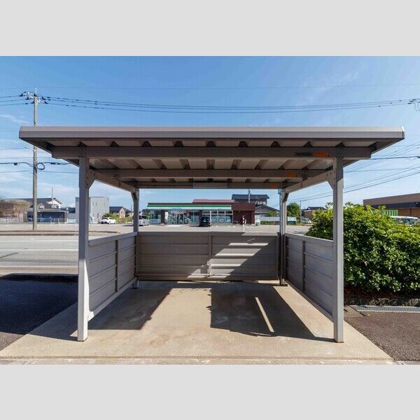 現地周辺 (駐輪場)