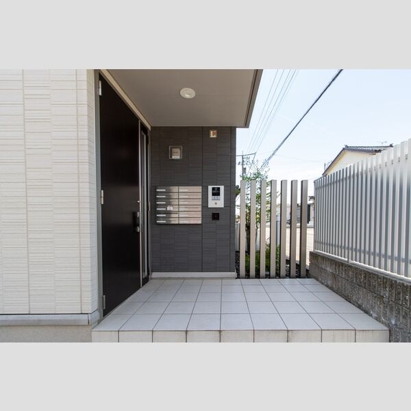 エントランス (エントランス)