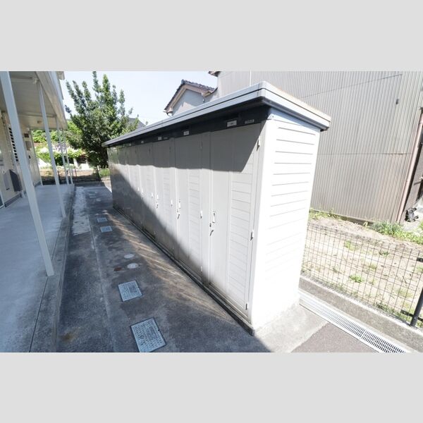 現地周辺 (トランクルーム)