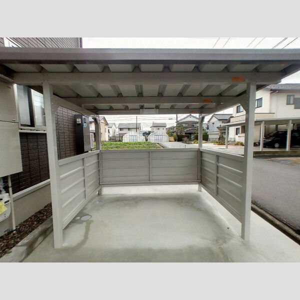 現地周辺 (駐輪場)