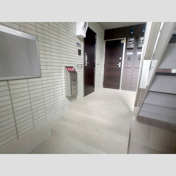 エントランス (エントランス)