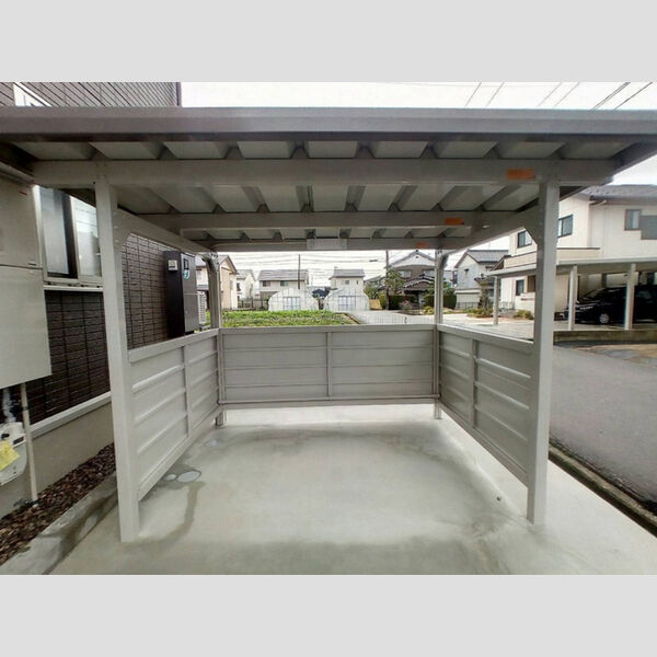 現地周辺 (駐輪場)