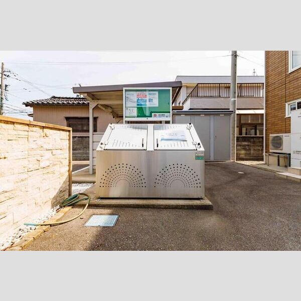 現地周辺 (ごみ置き場)