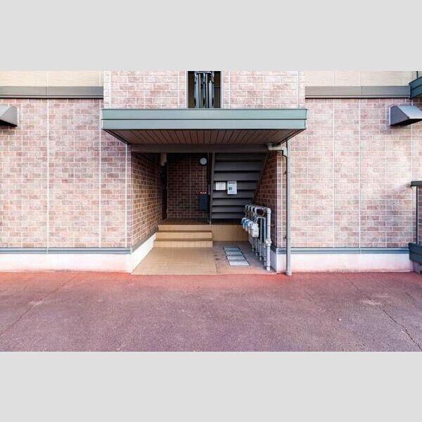 エントランス (エントランス)