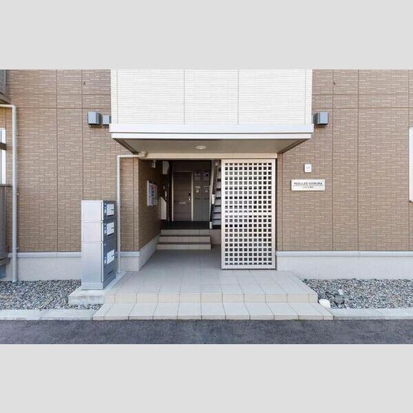 エントランス (エントランス)