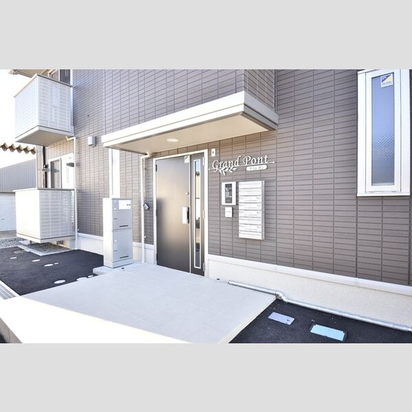 エントランス (エントランス)