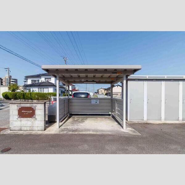 現地周辺 (駐輪場)