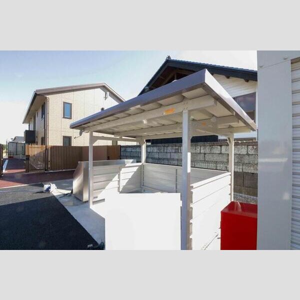 現地周辺 (駐輪場)