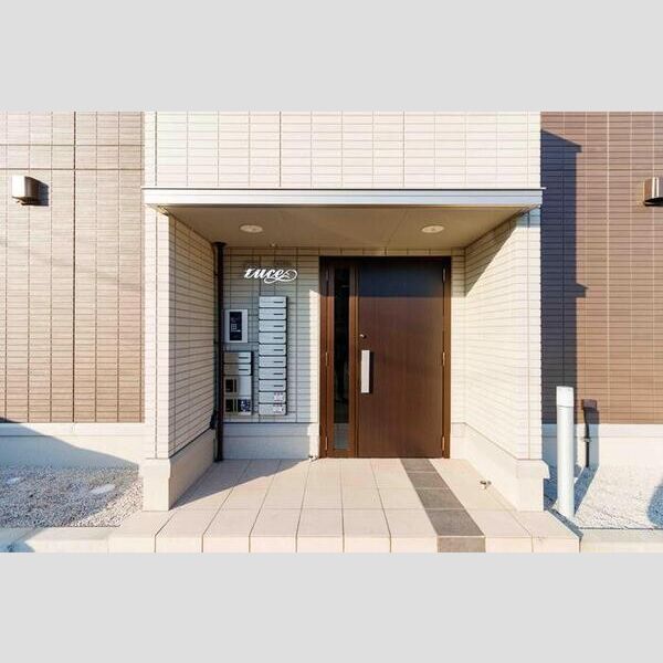 エントランス (エントランス)