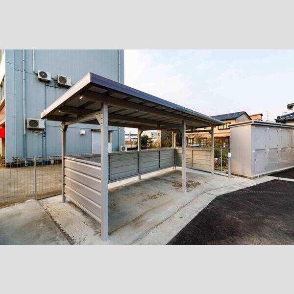 現地周辺 (駐輪場+トランクルーム)