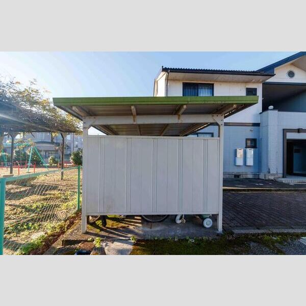 現地周辺 (駐輪場)