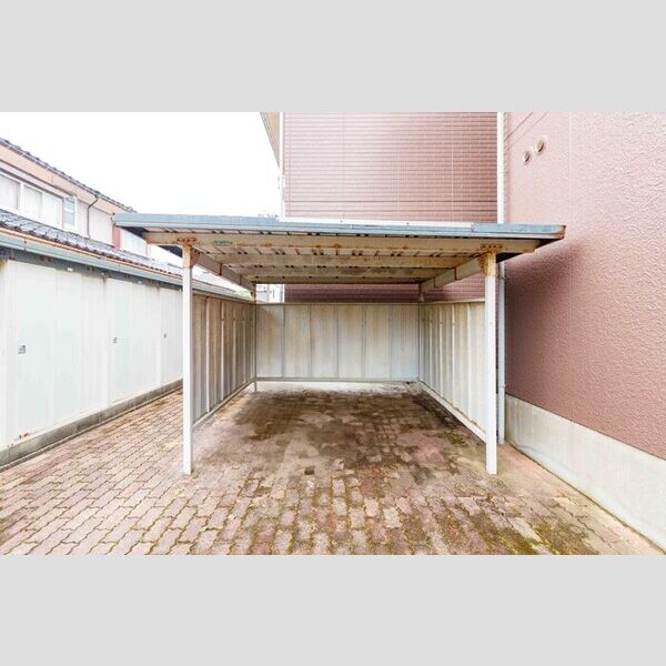 現地周辺 (駐輪場)