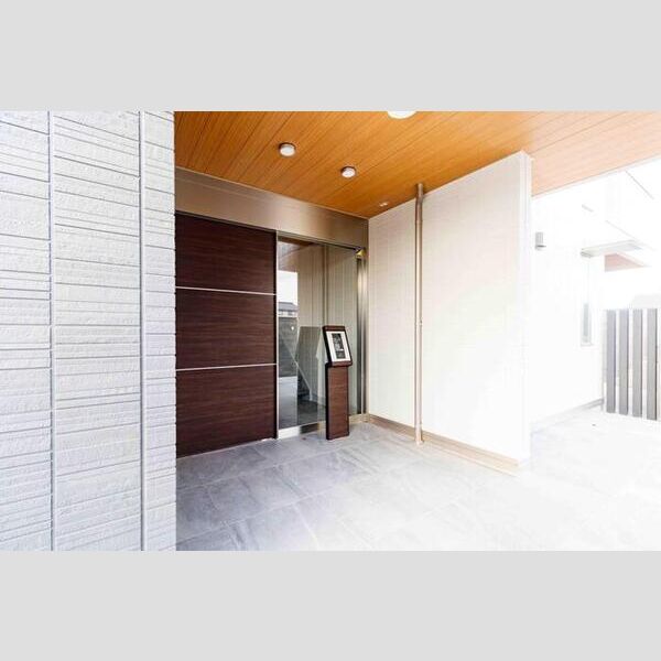 エントランス (エントランス)