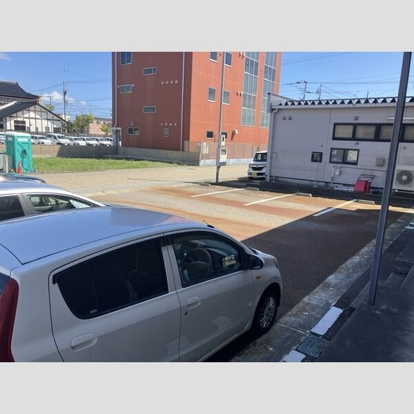 駐車場 (駐車場)