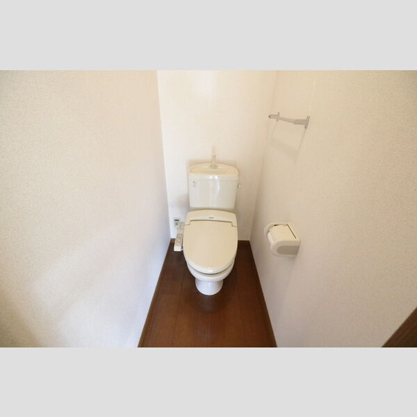 トイレ (B102・トイレ)