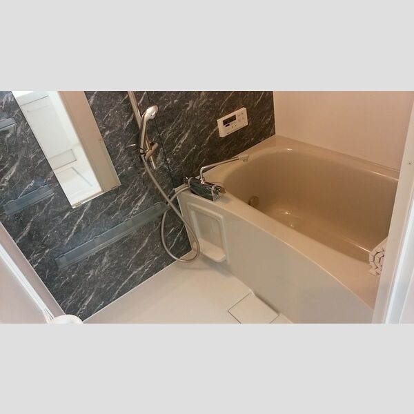 バス (105・浴室)