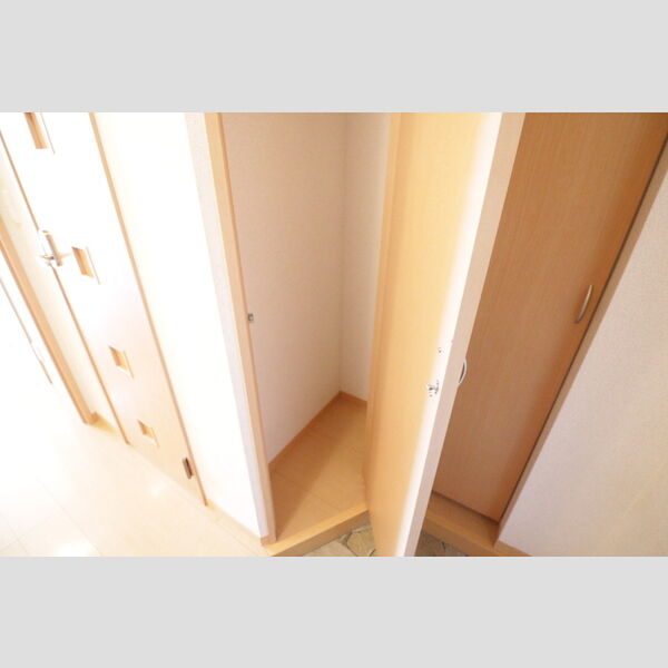 その他 (103・玄関収納)