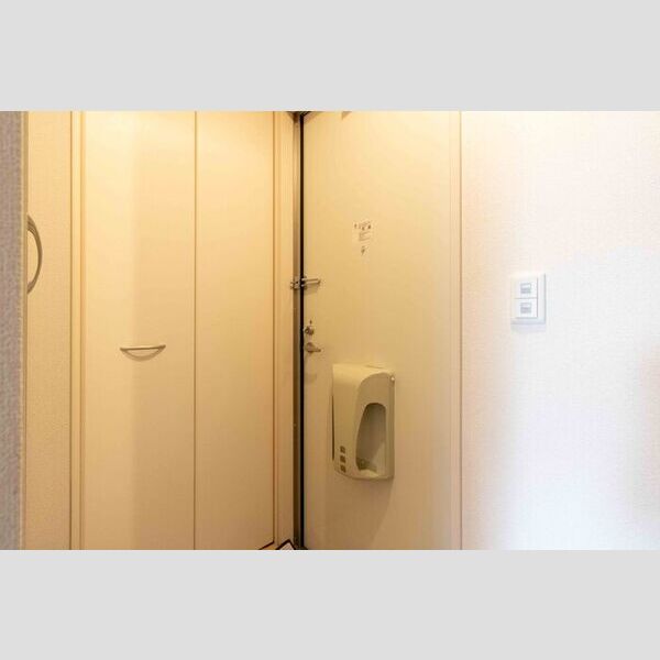 玄関 (201・玄関)