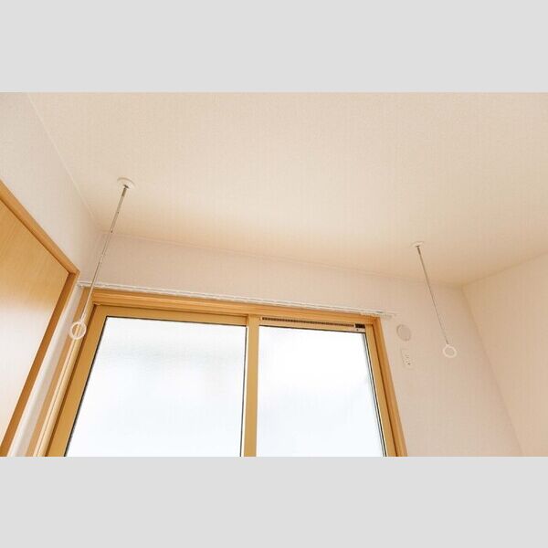 その他 (B203・室内物干し竿棒)