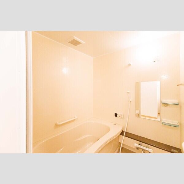 バス (B203・浴室)