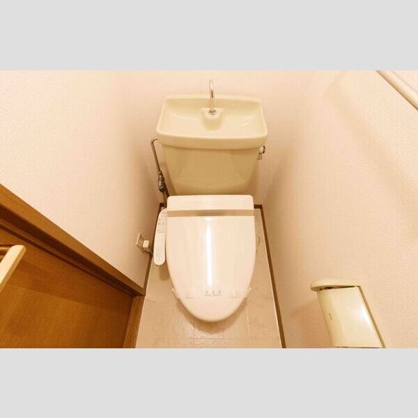 トイレ (トイレ)