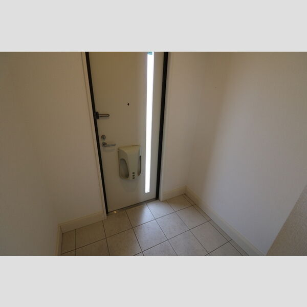 玄関 (C201・玄関)