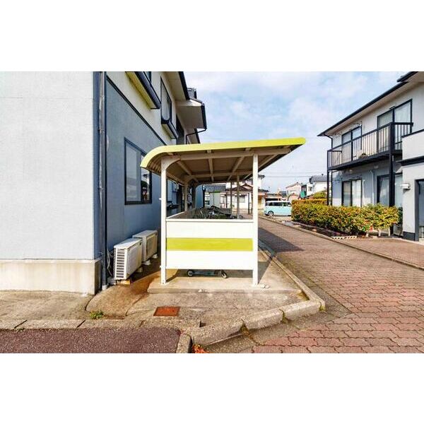 その他 (駐輪場)