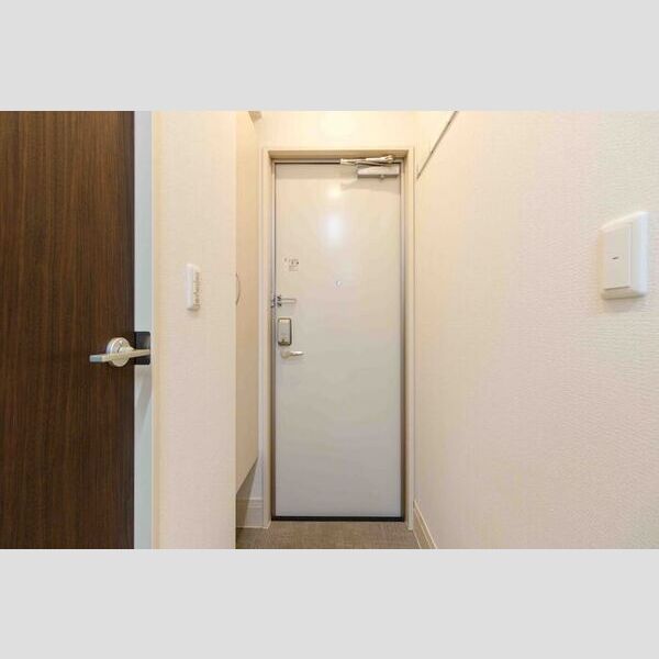 玄関 (A102・玄関)