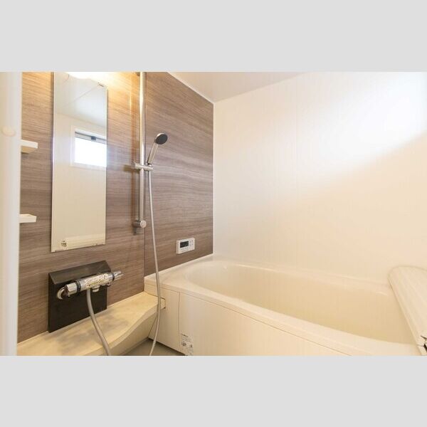 バス (201・浴室)