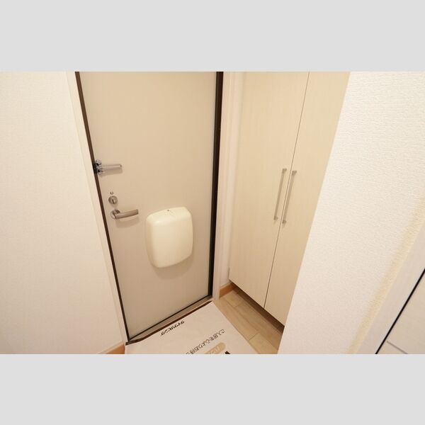 玄関 (A102・玄関)