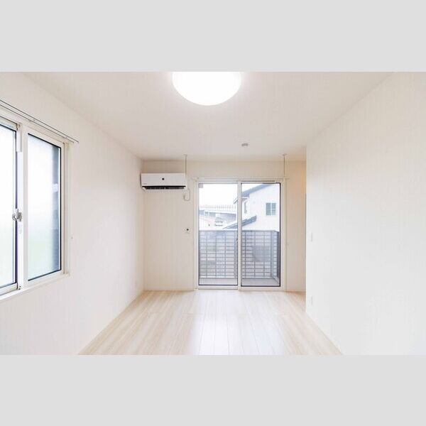 その他 (203・洋室)