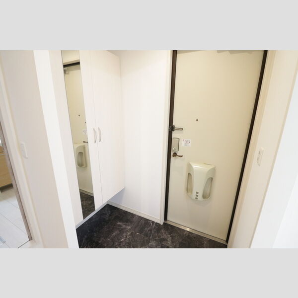 玄関 (203・玄関)