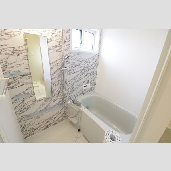 バス (203・浴室)