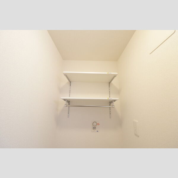 その他 (305・洗面棚)
