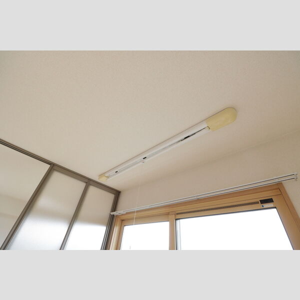 その他 (B205・室内物干し竿)