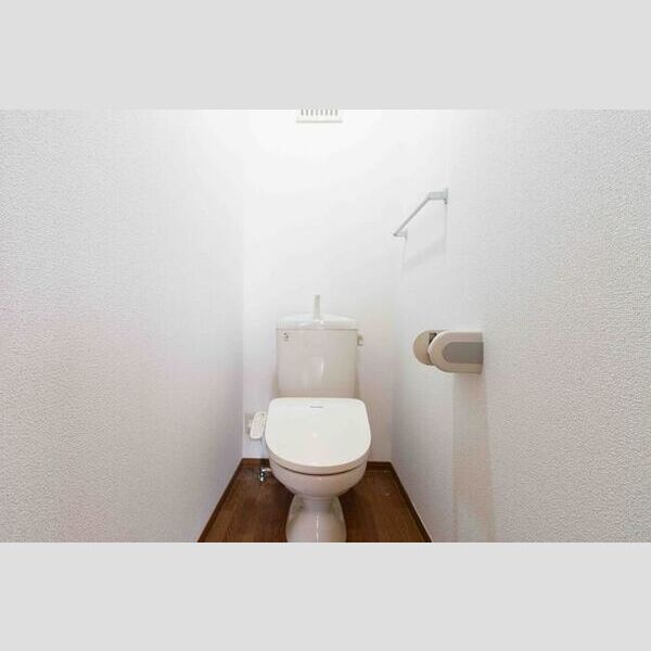 トイレ (トイレ)