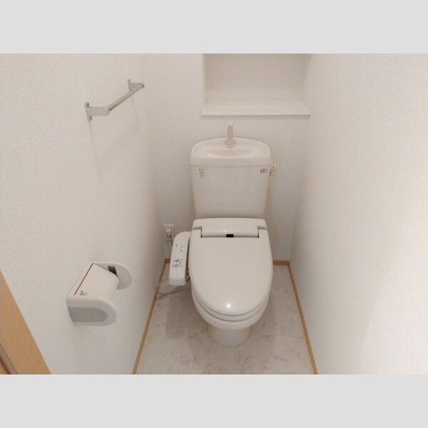トイレ (トイレ)
