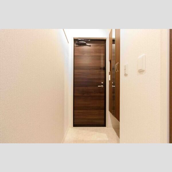 玄関 (201・玄関)