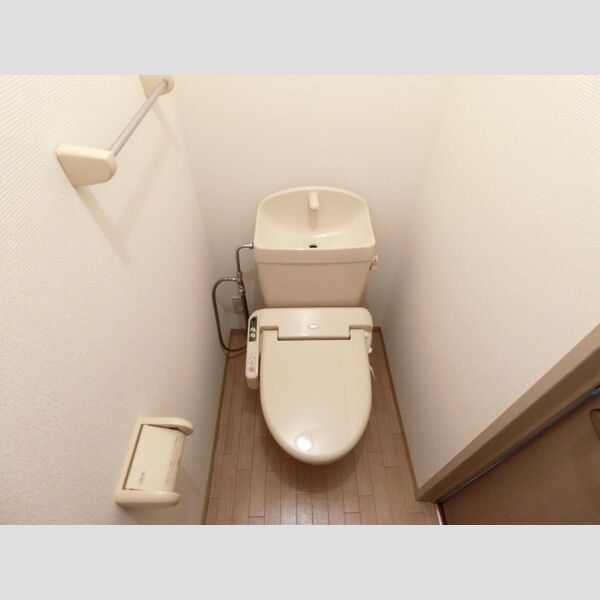 トイレ (トイレ)