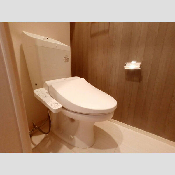 トイレ (温水洗浄暖房便座)