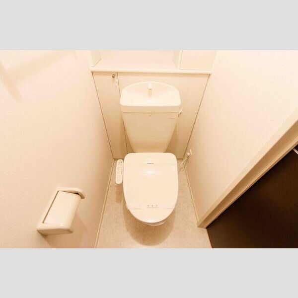 トイレ (トイレ)