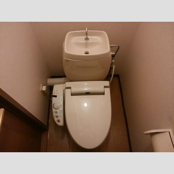 トイレ (トイレ)