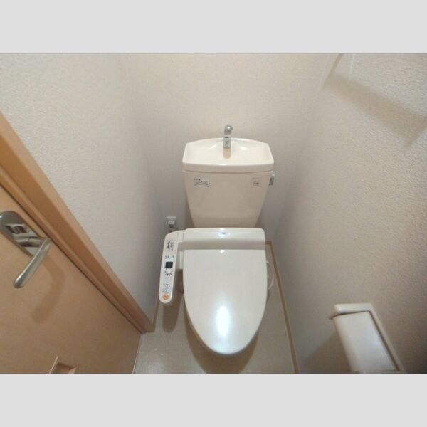 トイレ (トイレ)