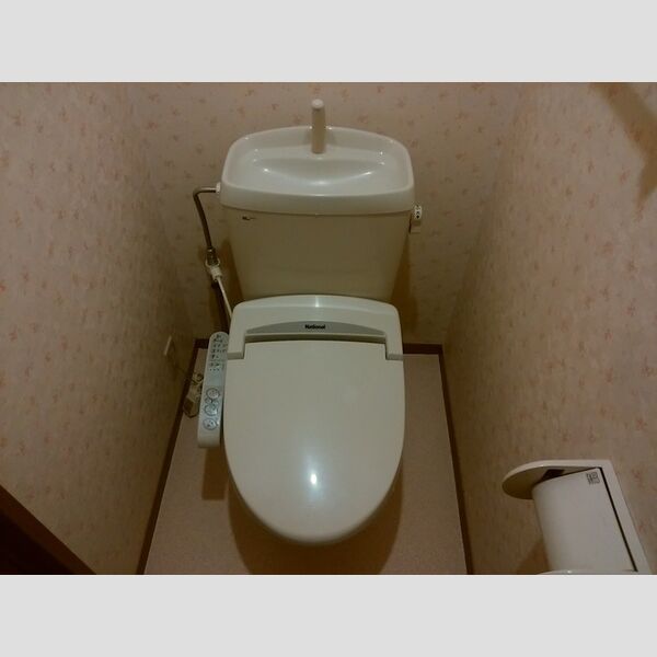 トイレ (トイレ)