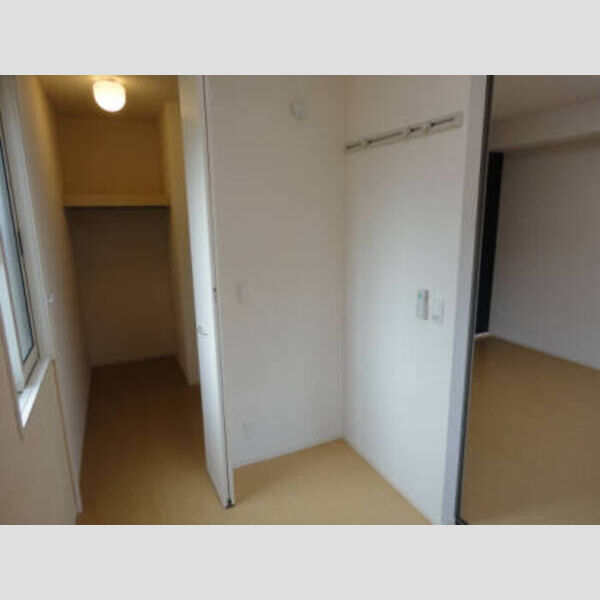 収納 (B105・ウォークインクローゼット)